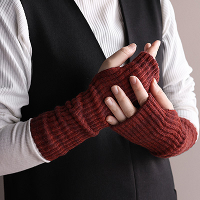 肌シルク アームウォーマー